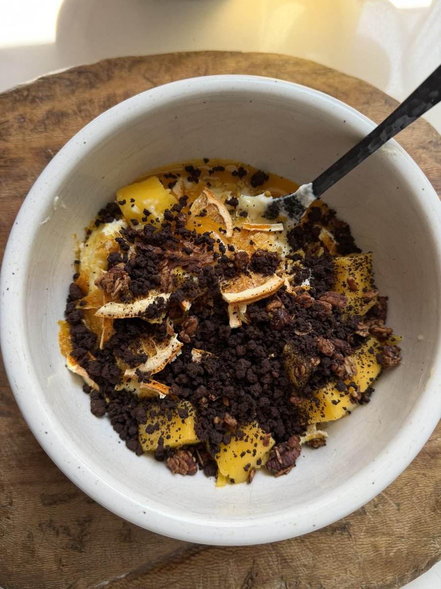 Tallowtwins's tweet photo. My yogurt bowl gives me wings.
- raw yogurt 
- raw egg yolk 
- mango 
- freeze dried orange peel 
- mineral salt 
- raw Tupelo honey 
- bee pollen 
- homemade granola 
- chocolate beef cereal https://t.co/3e0rDMzBFM