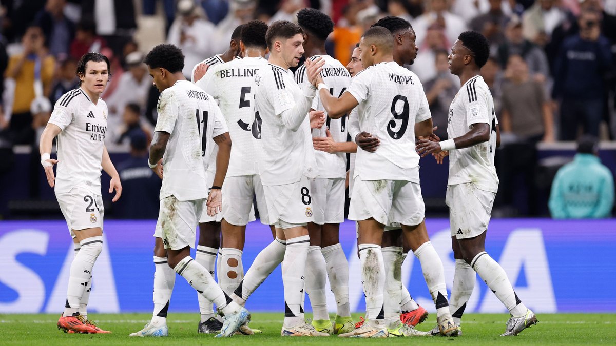 TouchlineX's tweet photo. 🚨 𝗡𝗘𝗪: There are players within the Real Madrid team who don't even talk to each other anymore.

— @marca https://t.co/pG7sE2pvH5