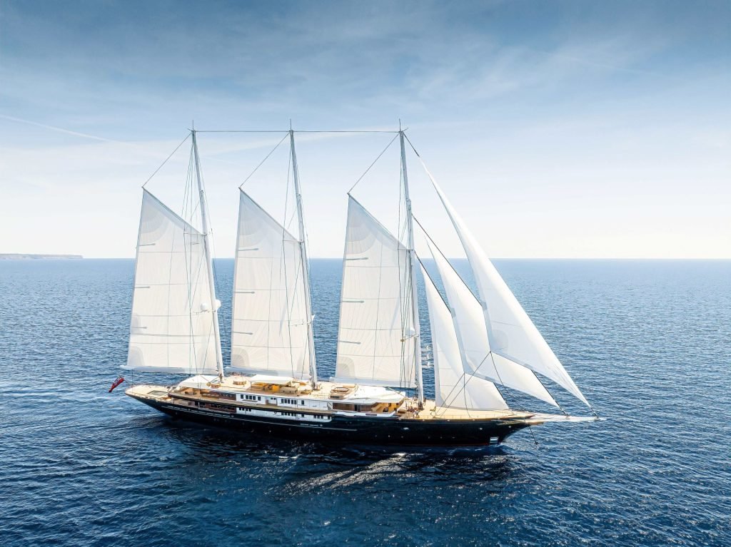HouseTrackers's tweet photo. JEFF BEZOS IS SELLING HIS YACHT BECAUSE IT'S TOO BIG

Jeff Bezos has reportedly come to the decision that his $500 million superyacht "Koru" is just too big to sail and he is quietly shopping the 417 foot boat - Yahoo https://t.co/rA1LqOqqyq
