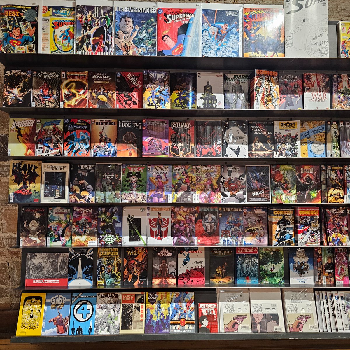 Legend Comics & Coffee tweet media