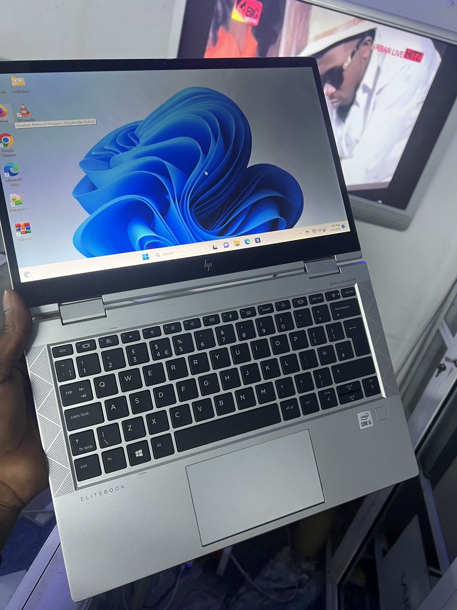 _ComputerShop's tweet photo. Hp elite book 
Core i5
8gig memory 
256gig SSD 
Keyboard light 
Touch screen 
10th  generation 
360 convertible
Call ☎️ 0200712930 https://t.co/rtA6rakpG0