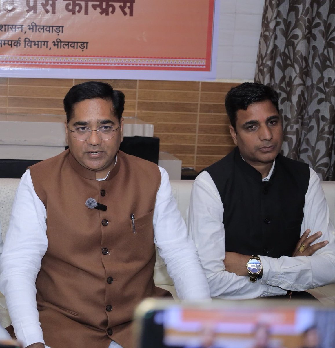 राजस्थान सरकार में जल संसाधन मंत्री श्री <a href="/SureshRawatIN/">Suresh Singh Rawat</a> जी को जन्मदिवस की हार्दिक बधाई एवं शुभकामनाएं ।

प्रभु श्री साँवरिया सेठ से आपके उत्तम स्वास्थ्य एवं मंगलमय जीवन की कामना करता हूँ ।