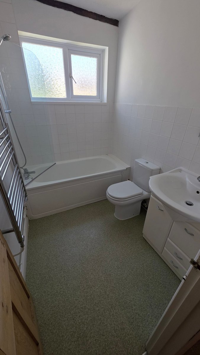 elycleaning's tweet photo. Moving out in #Ely?  Get your deposit back with our full End of Tenancy cleaning &amp; carpet wash! Fast, reliable &amp; local.  https://t.co/FCr4XkXYom https://t.co/QXzh4PqYLX