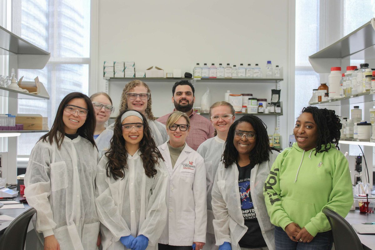 UCPharmacy's tweet photo. Color Cosmetics Lab 💄

From pigments to lipsticks, students got hands-on with color theory and formulation.
Online learners from across the country came together to bring science to life. 👏

#HandsOnLearning #CosmeticScience https://t.co/EjfJQlRWBe