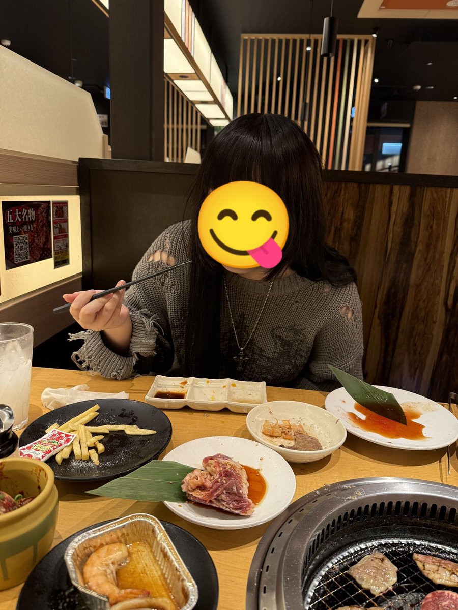 焼肉キングで食事してきた🥩🔥
美味しそうに食べてくれるって良いね♥️✨
歳の差はあるから自分からは行かなかったけど、求めてくれたのは嬉しい(#^.^#)
お互いに相性も良いよねぇみたいになってるのも嬉しい！
 #焼肉キング