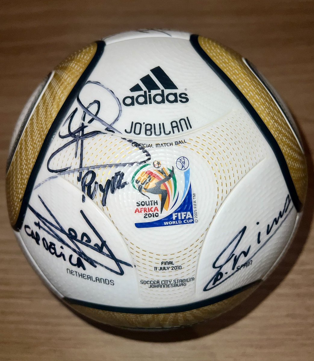 ildelima6's tweet photo. World Cup Time ⚽️📝🏆 #puyol #iniesta #capdevila https://t.co/J4ZTwLJn2g