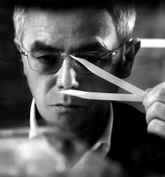🧠💎 FRANÇOIS DEMACHY — THE ARCHITECT OF MODERN DIOR 💎🧠

François Demachy is one of the most influential perfumers of modern luxury, best known as the former In-House Perfumer for Dior (2006–2021). Trained at Charabot in Grasse, he built his expertise deeply rooted in natural
