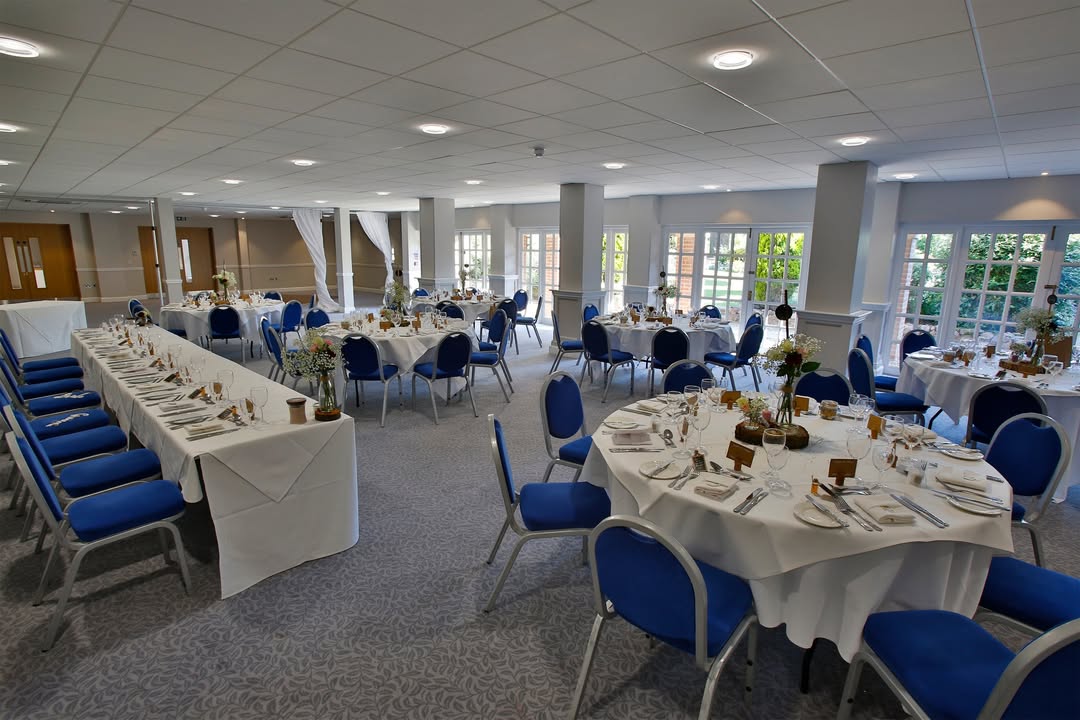quorngrange's tweet photo. 🏢 The Goodacre Suite at Quorn Grange Hotel – a stylish, flexible space for any event.

👥 Up to 150 guests | 🌿 Garden access | ❄️ Air-conditioned
🍸 Near bar &amp; reception | 🖨 Printing available

Perfect for meetings, weddings &amp; celebrations.

#VenueHire #Events #QGH https://t.co/3gXttG60p4