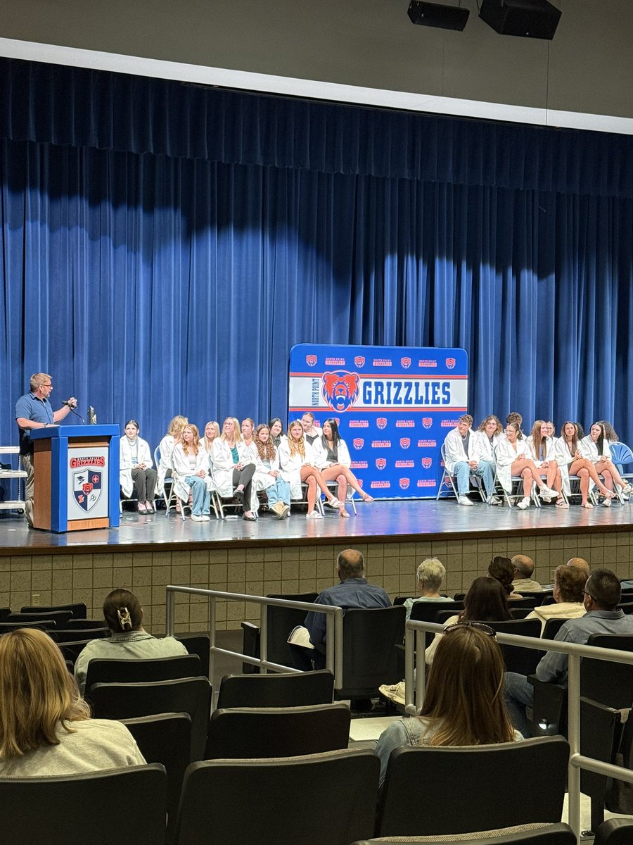 Elmendorf_NP_AP's tweet photo. It was an honor to see these students receive their White Coats for completing their biomedical capstone at the annual White Coat Ceremony!! Amazing accomplishment! https://t.co/iJurIdYLPS