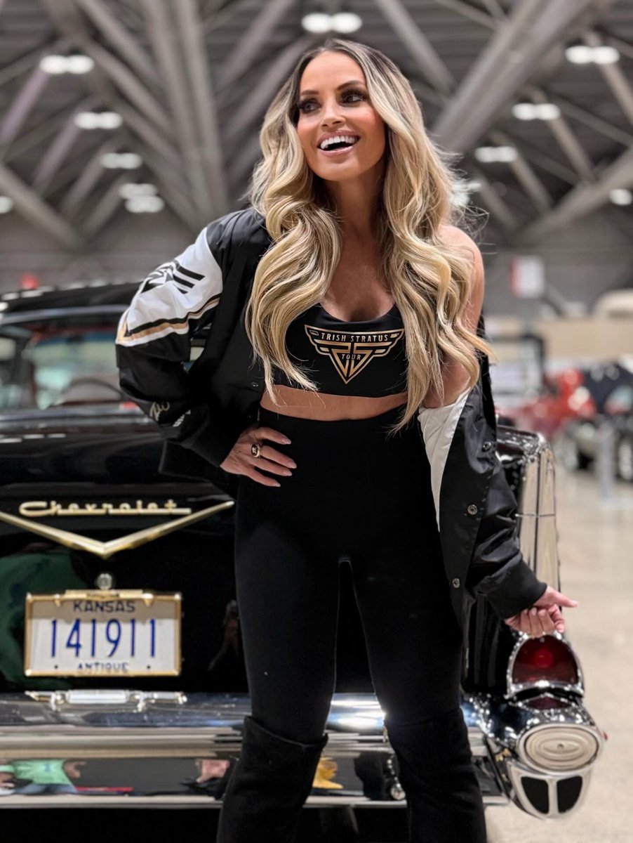 trishstratuscom's tweet photo. Just posted my photos from World of Wheels: https://t.co/Vmqkhd6qAl

Thank you @HotRodShows for hosting this #FirstCrush stop in Kansas City! To all my Stratuspherians that came out to Autorama - I had a blast with you guys! It means more than you know when I get to see you - iysm! ♥️