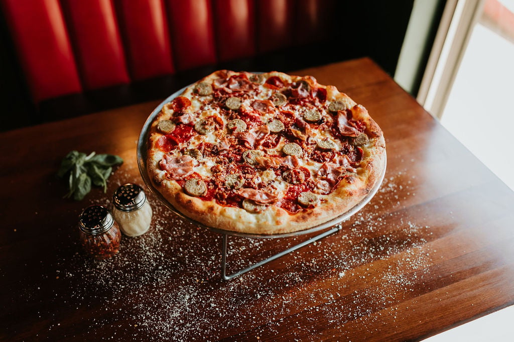 strongspizza's tweet photo. Make your midweek plans at Strong's Pizza with Wednesday Special - Dine in only/After 4pm 🍕🍷 Gather your favorite people, grab a table, and enjoy brick oven vibes that make Wednesdays feel a little more special. #StrongsPizza #WednesdaySpecial #PizzaNight https://t.co/Dg5S6ZDSX8
