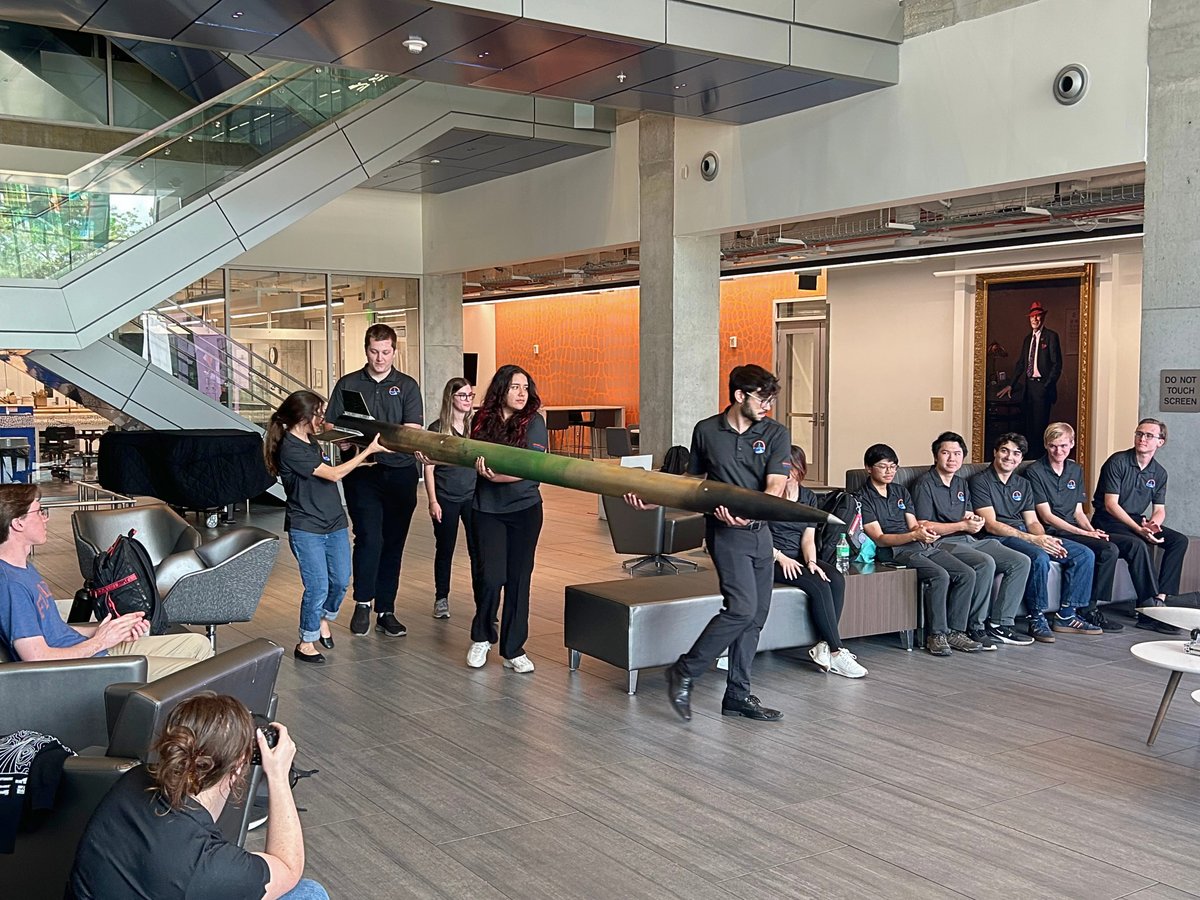 uflmae's tweet photo. 🚀 Last week, Swamp Launch hosted a rocket reveal event where they debuted their competition rockets for the season.

#UFMAE #gatorengineering #NASA #IREC #USLI #rocketscience https://t.co/2O9gjnEi1N