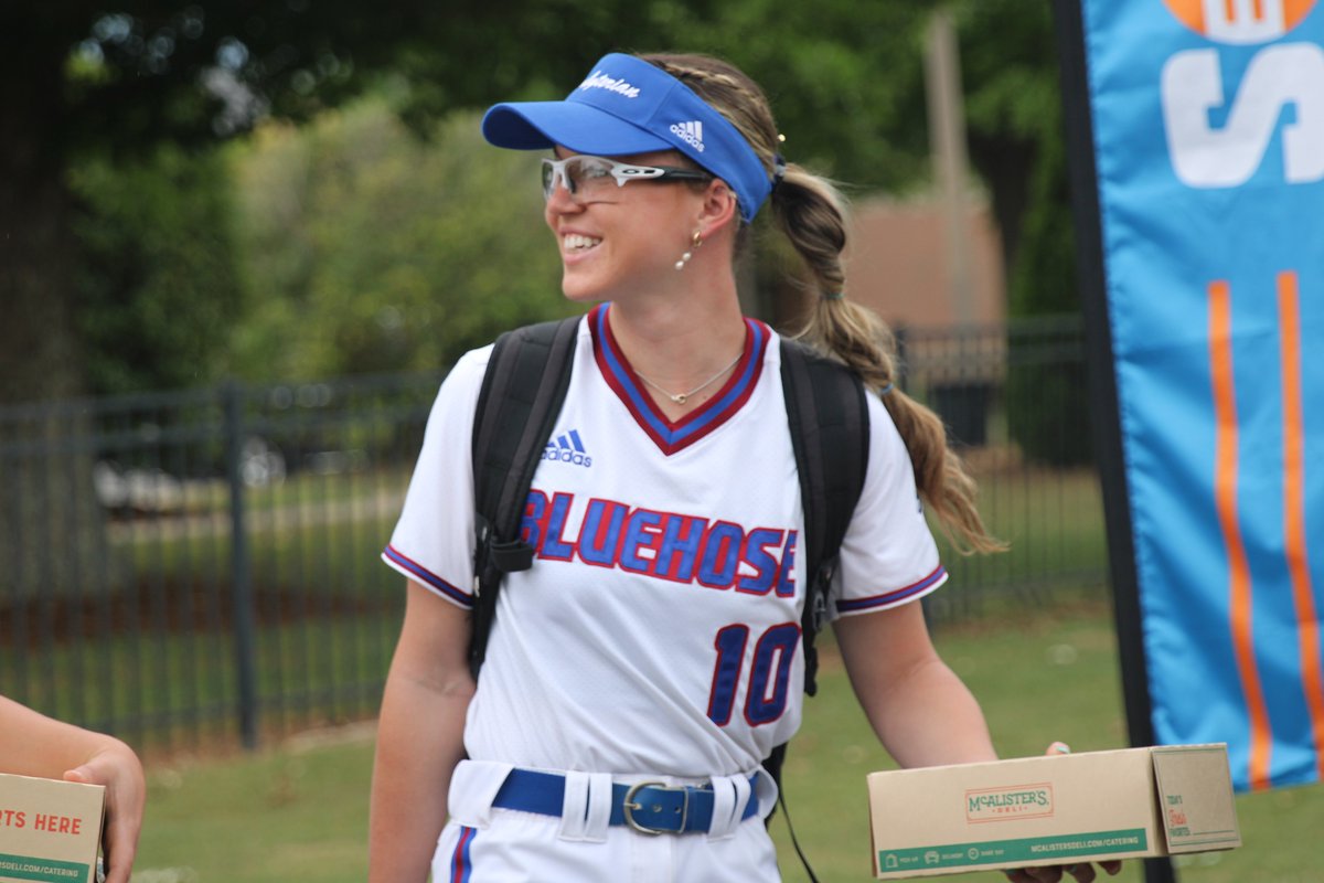 BlueHoseSB's tweet photo. The Hose are here 🚌

#GoBlueHose https://t.co/CJs5uRWb5z