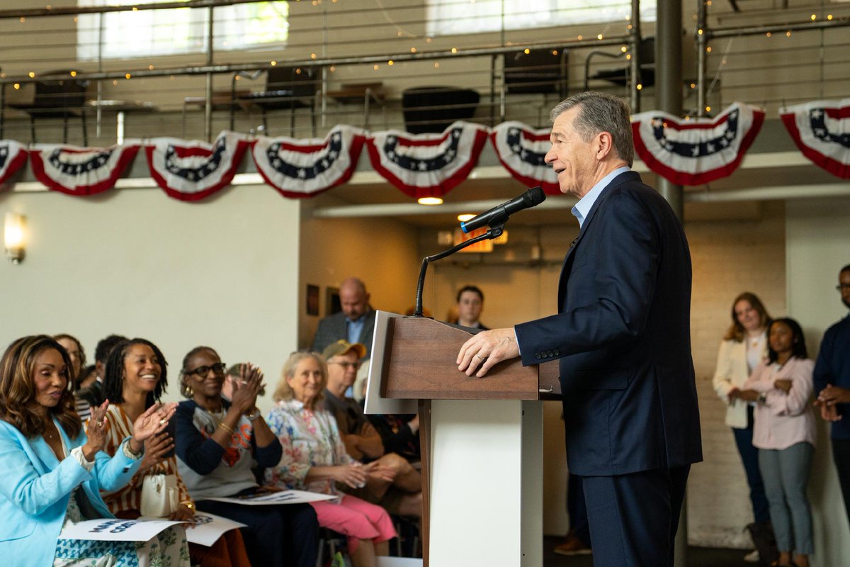 Roy Cooper tweet media