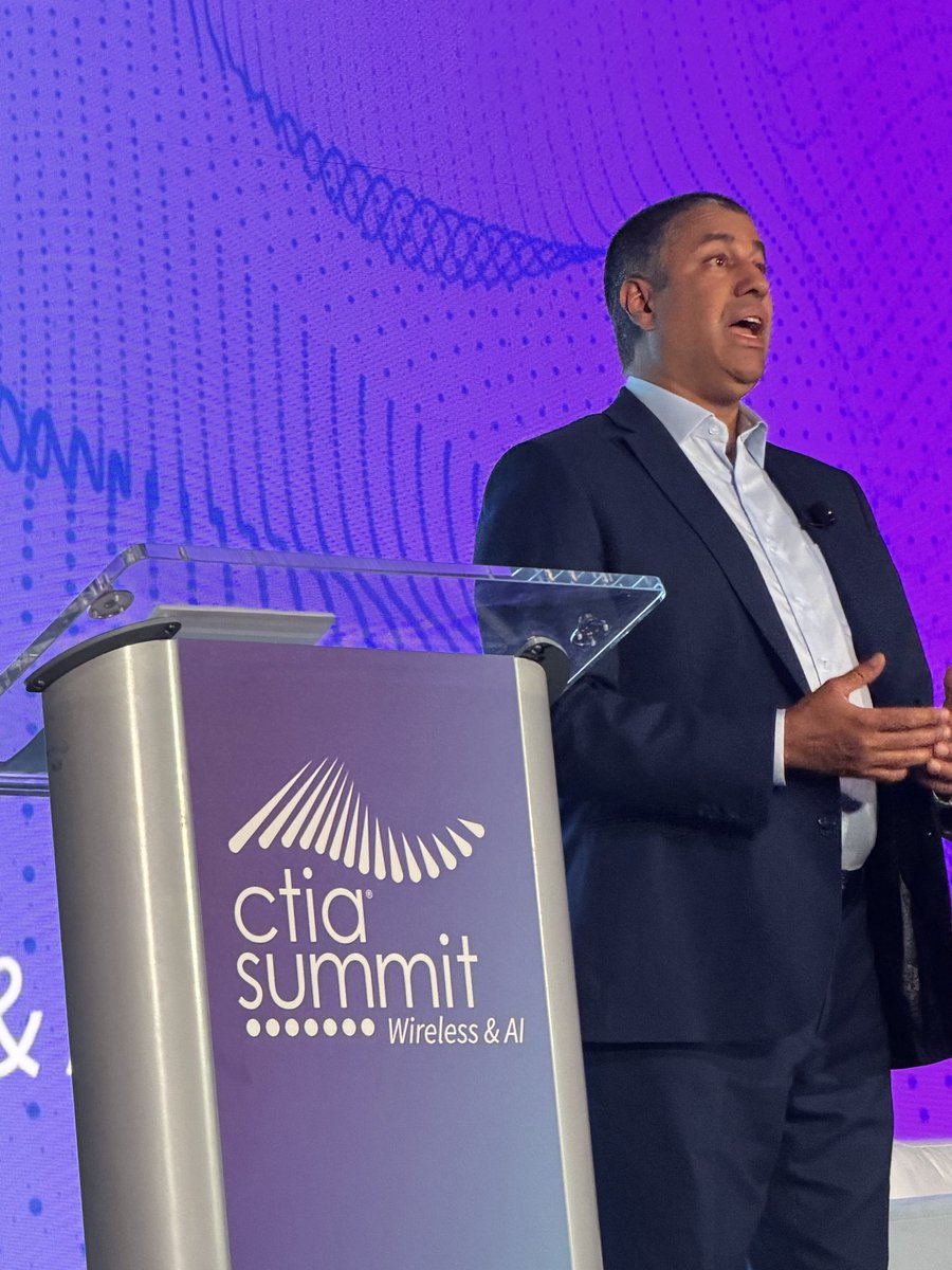 jeffreywestling's tweet photo. Here for the #ctiasummit. @AjitPai kicking us off discussing the role of wireless infrastructure in supporting next generation technologies like AI/AR/VR. https://t.co/iuUWGyQEyu