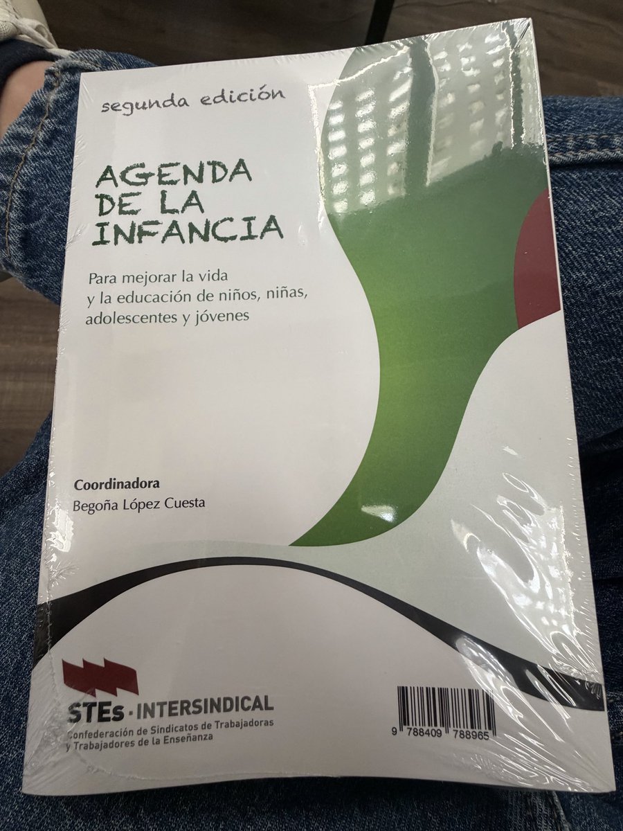 Hui estem en la presentació de l’Agenda de la Infància de <a href="/STESIntersindic/">STEs-Intersindical</a> <a href="/IntersindicalV/">Intersindical_Valen</a> a València.

Moltes gràcies pel treball desenvolupat en esta ferramenta i guia d’acció pels drets de la infància i l’educació.