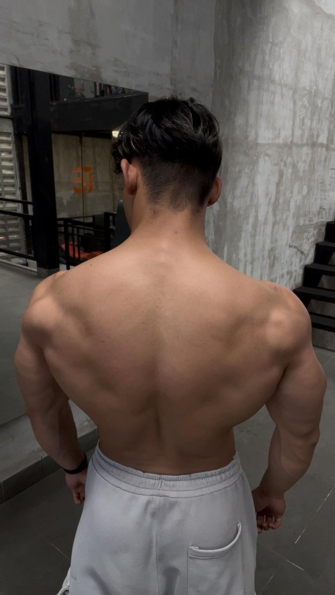 hottieebb's tweet photo. back day https://t.co/bT7W8T0NJt
