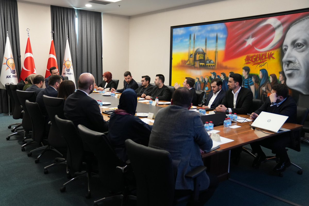 📍AK Parti Genel Merkezi

Genel Merkez Gençlik Kolları olarak Merkez Yürütme Kurulu (MYK) toplantımızı gerçekleştirdik.

“BİR GENÇLİK ŞÖLENİ”⏳