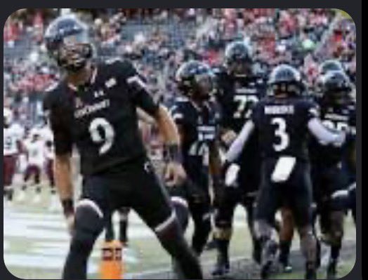KamOliver24's tweet photo. After a great conversation with @CoachB_Defense I’m blessed to receive another offer from Cincinnati bears 
@coach_Mahler 
@EricDevoursney 
@CoachDollar 
@CoachSmith_PHS 
@PHS_Football1 https://t.co/BBsMRfay4w
