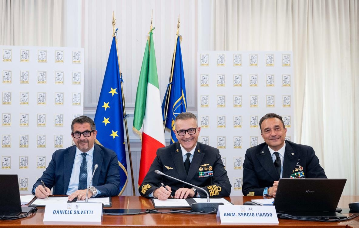 comuni_anci's tweet photo. 📝 Firmata l'intesa tra Anci e @guardiacostiera

🌊 Una collaborazione tra Comuni e Guardia Costiera per garantire la sicurezza della navigazione e della balneazione, la tutela dell'ambiente marino e costiero e modelli di turismo sostenibile.
 📍https://t.co/NlqsvuVGBa https://t.co/wTFFhWSHov