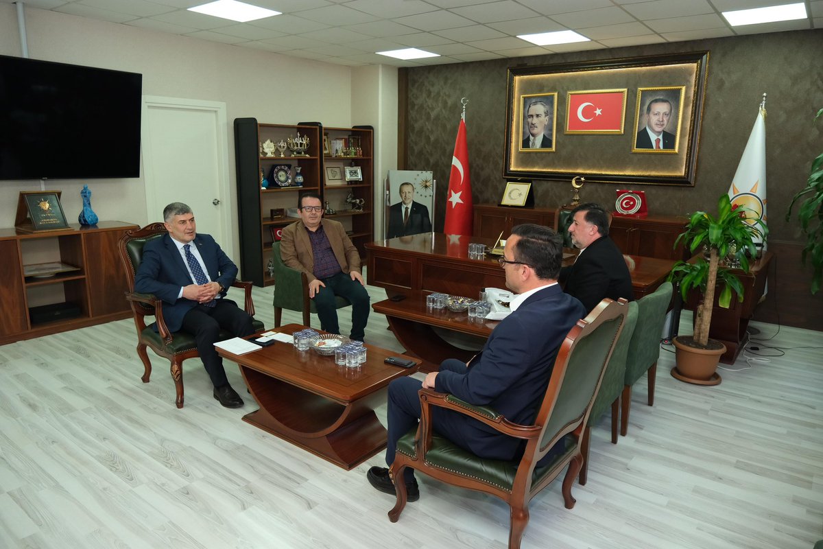 abalin's tweet photo. AK Parti Gebze İlçe Başkan Yard. Sn. Mustafa Yaylak ve Ordu Kumrulu İş Adamları Der. Başkan Yard. Sn. İsa Arama’yı İlçe Başkanlığımızda misafir ettik.

Nazik ziyaretleri ve kıymetli muhabbetleri için teşekkür ediyorum. https://t.co/m1VJ2k6oZO