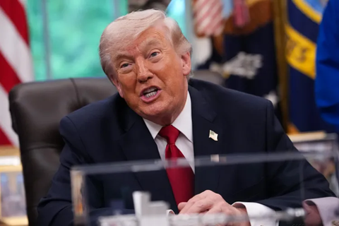 GCEI_Naples's tweet photo. President Trump signed an executive order directing the Treasury to create a government website for workers without employer-sponsored retirement plans to access low-cost IRAs. https://t.co/HjNk6SYUtV https://t.co/cJnCNK3IVR