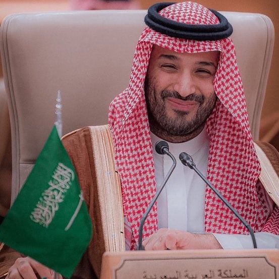 #ولي_العهد
<a href="/AzizbagBag/">عبدالعزيز أحمد بغلف🇸🇦</a> 

قال  سيدي  محمد بن سلمان – حفظه الله  (طموحنا عنان السماء).
كلمات تختصر رؤية وطن وإرادة قيادة تصنع المستقبل.
نسأل الله أن يحفظ الملك سلمان وولي عهده، وأن يديم على المملكة أمنها ونهضتها وعزها.