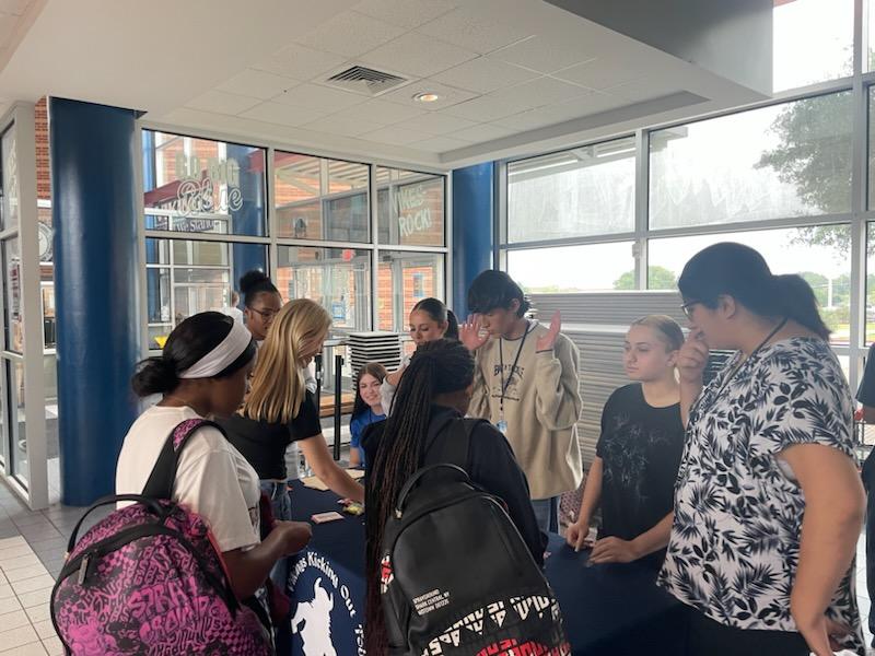 BHSVKOT's tweet photo. Fentanyl Awareness Trivia Day at BHS! Students learn about the dangers of Fentanyl by playing trivia. #peer2peereducation @BryanISD @GCarrabineBryan @BHSAdvisors @RustySuretteTV @TxSayWhat @txyouthaction @truthinitiative @Tx_SDY https://t.co/KDy8DPXgFe