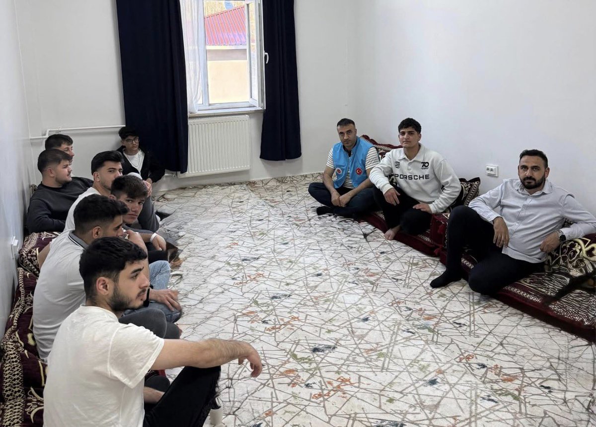 Vartodibgen's tweet photo. 📌 GENÇLİĞE DEĞER PROJESİ.

Manevi Danışmanlar Bilal TEPE ve İbrahim SEYHAN, Toki Camii görevlisi Muhammed Said TASALI tarafından gençlerimize yönelik ‘Ahlaklı Birey Erdemli Toplum’ konusunda Sohbet, Kitap okuma kritikleri ve spor etkinlikleri gerçekleştirildi. https://t.co/8SvXw2MJJb