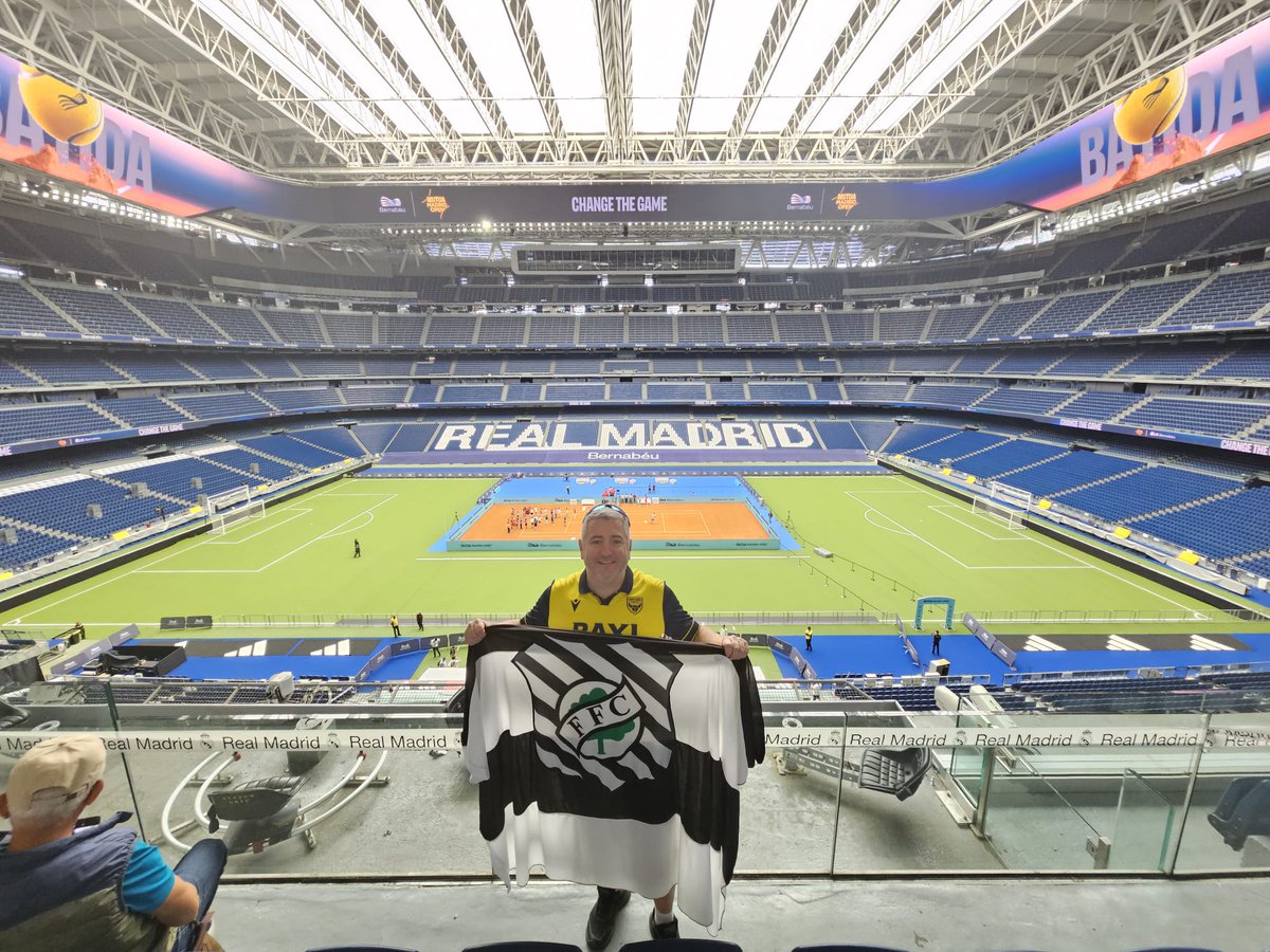 O maior de Espanha, Inglaterra e Brasil, junto no um foto! #HalaMadrid 

#TamoJunto #Figueirense #OUFC #FigueiraOxford #FigueiraMadrd #COYY