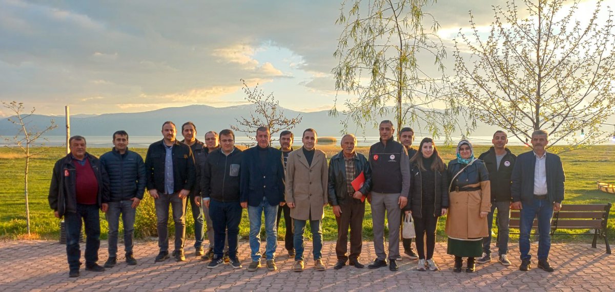 TC_Huyuk's tweet photo. Kaymakamımız Ebrar Evsen, İlçe Jandarma Komutanı Sabih Ölmez, İlçe Tarım Müdürü ve personelleriyle birlikte İlçe Tarım Müdürlüğünden emekli olan Mahmut Uyanık onuruna düzenlenen yemeğe katıldı. https://t.co/PmBuLqPo1s