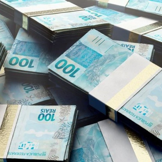 🤑 💰 Pré-candidato a deputado federal, Manoel Gomes, o “Caneta Azul”, defende que o salário ideal para professores seria de R$ 10 mil; para policiais, R$ 8 mil; para médicos do SUS, R$ 12 mil; e para deputados federais, R$ 100 mil.