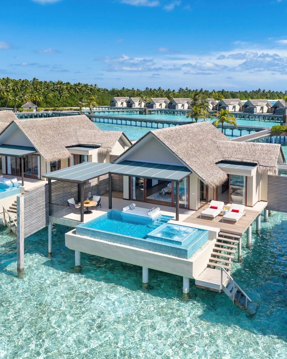 Fanadiq_maldive's tweet photo. المالديف غالية؟ 🤔
الفكرة هذي مو دايم صحيحة

الواقع إن الأسعار تعتمد على اختيارك 👇
منتجع، نوع الفيلا، وتوقيت السفر

ولو اخترت الوقت المناسب…
ممكن تعيش تجربة فخمة بسعر أقل بكثير 🌊✨

الفترة من مايو إلى سبتمبر تعتبر من أفضل الأوقات من ناحية الأسعار 👌

ومع فنادق المالديف 🤍
نساعدك تختار الأنسب لك حسب رغبتك وميزانيتك

#المالديف  #عروض_سفر #سياحة #منتجعات_المالديف