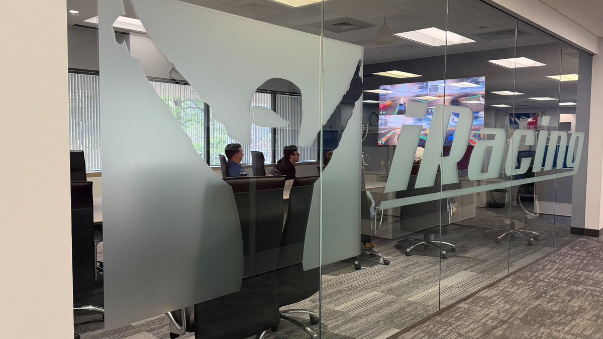iRacing Arcade tweet media