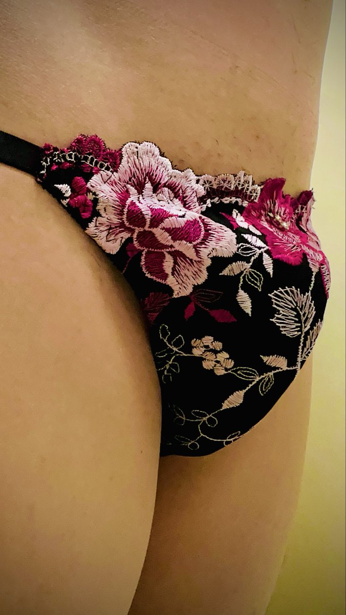 Jacob9875302's tweet photo. 白鳩限定ブランド Elegante

#tights #pantyhose #pumps #highheels #treadmill #jogging #slowmotion #wolford #競泳水着 #Casadei #salute #Amoresy #HIMICO #TOOT https://t.co/GudXDy5FS4