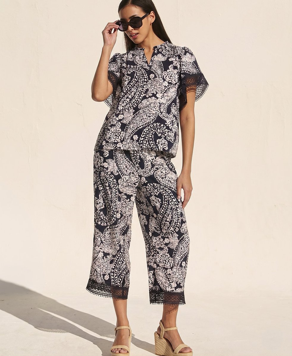 Paisley season is officially in session. Two piece, zero effort, all the compliments. #RafaellaStyle