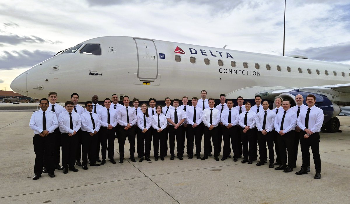SkyWest Jobs tweet media