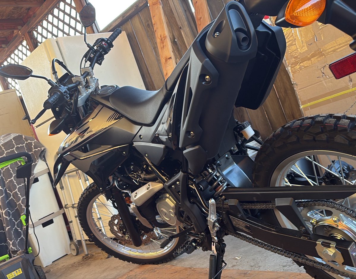 LOOK AT MY SEXY RIDE MANNNNNNN 
#sexy #motorcycle #furry