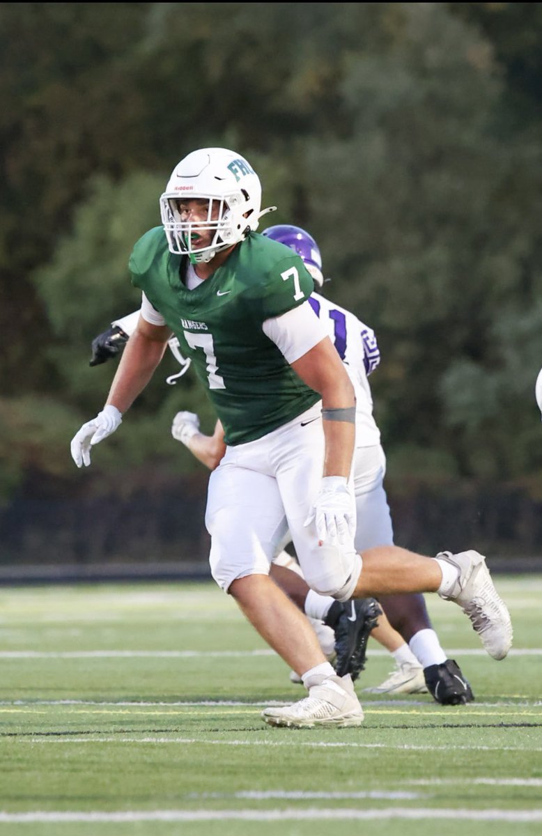 Matthewsexton23's tweet photo. Couldn’t be more thankful to be apart of FHC community and athletics these last 4 years! Awesome senior year!! Thank you FHC! Onto next chapter @CMU_Football 
Senior year- 
⭐️ First Team All-Conference
⭐️ First Team All-Region
⭐️ First Team All-State
⭐️ Detroit Free press First team All-State
#3 EDGE Class of 2026 Mi