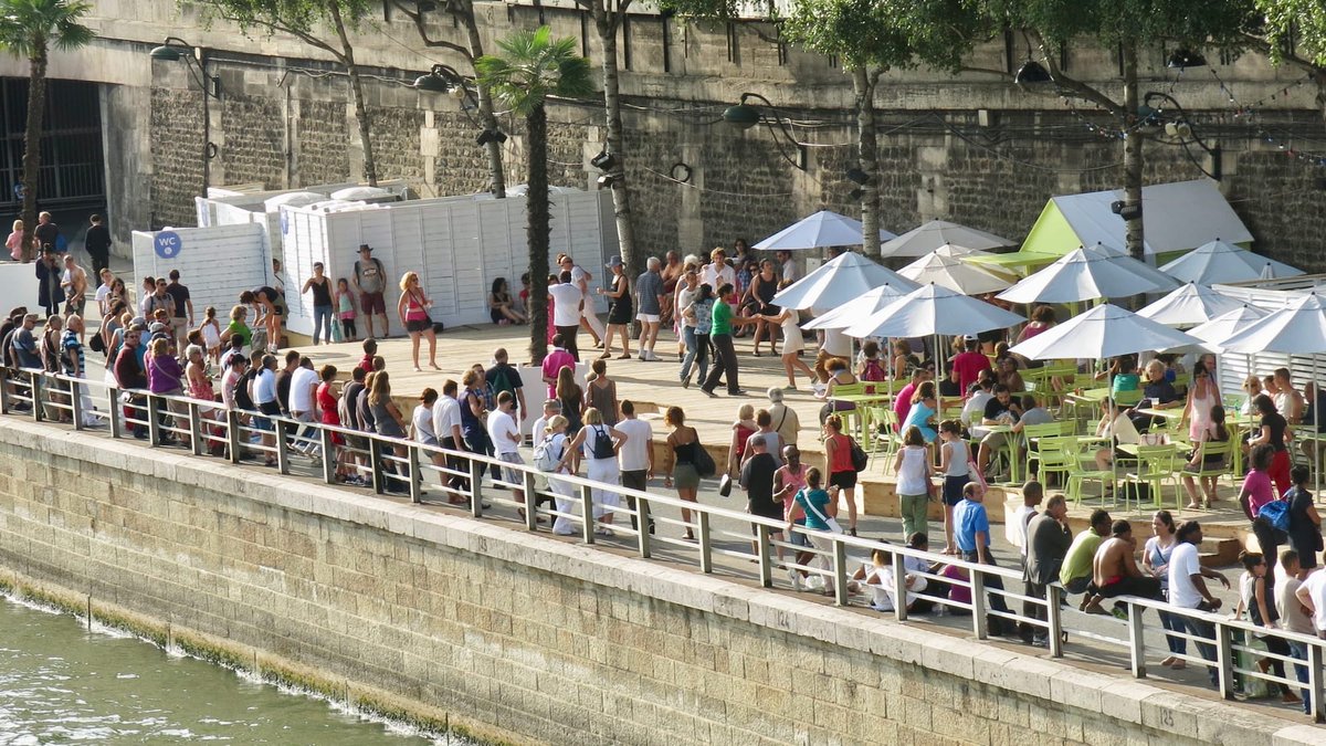 Cobylefko's tweet photo. Paris' waterfront was dedicated to cars just over 20 years ago. Now, it's one of the world's best public spaces.

When we remove all of the excuses about why we can't do this or that thing, you realize how easy it is to build better cities. It's all about priorities! https://t.co/xta2tMCYV5