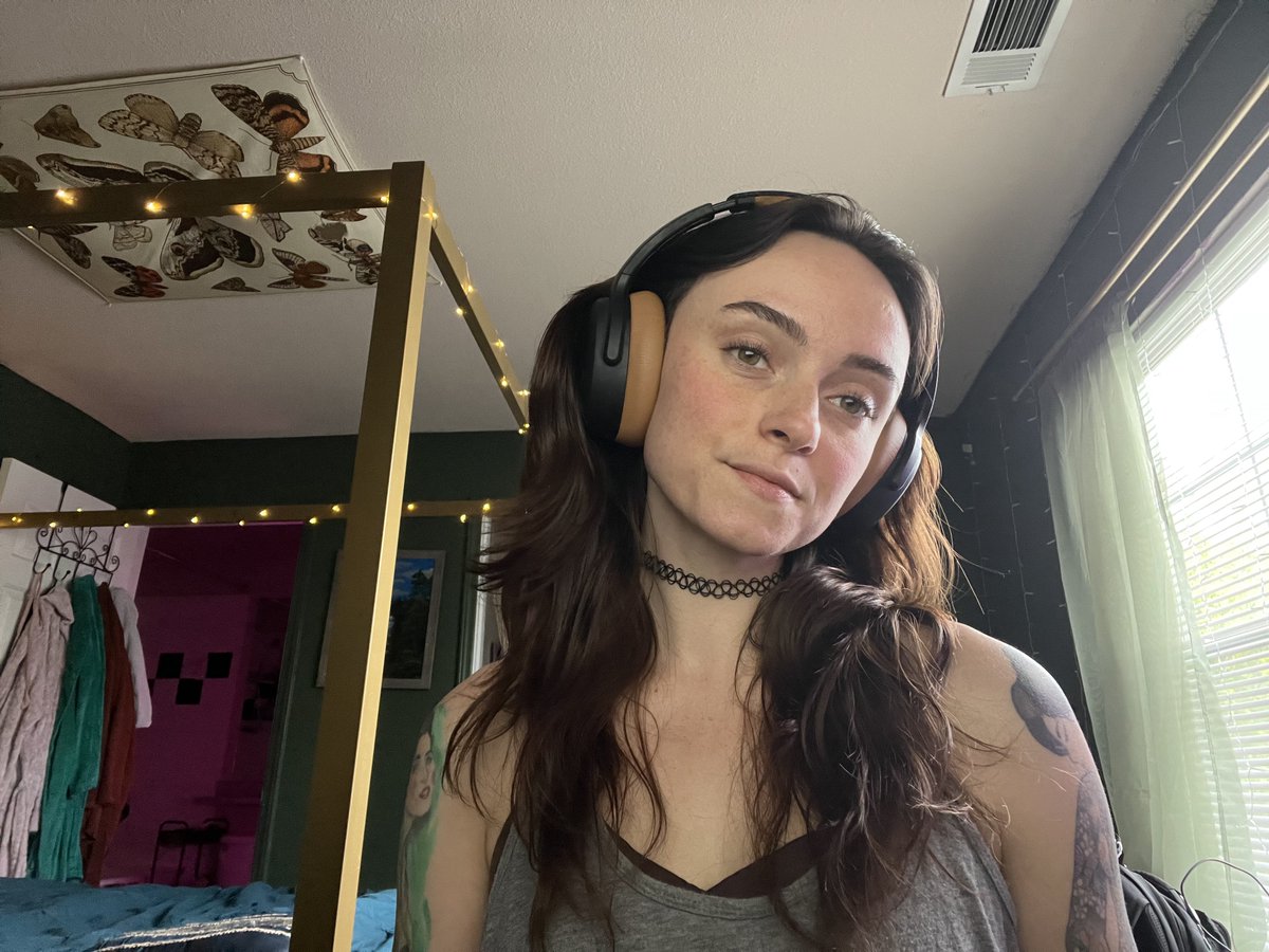Lucy tweet media