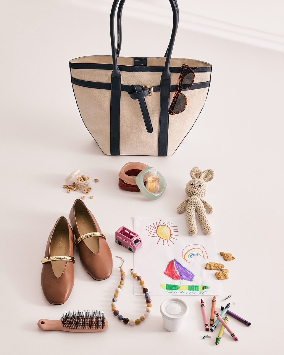 AnnTaylor's tweet photo. Tag your bag! Are you: The Office Expert, Mom On The Go, or Workout Warrior? 👜

Shop Bags: https://t.co/efCSn2fTuR https://t.co/5zvnE1IYUK