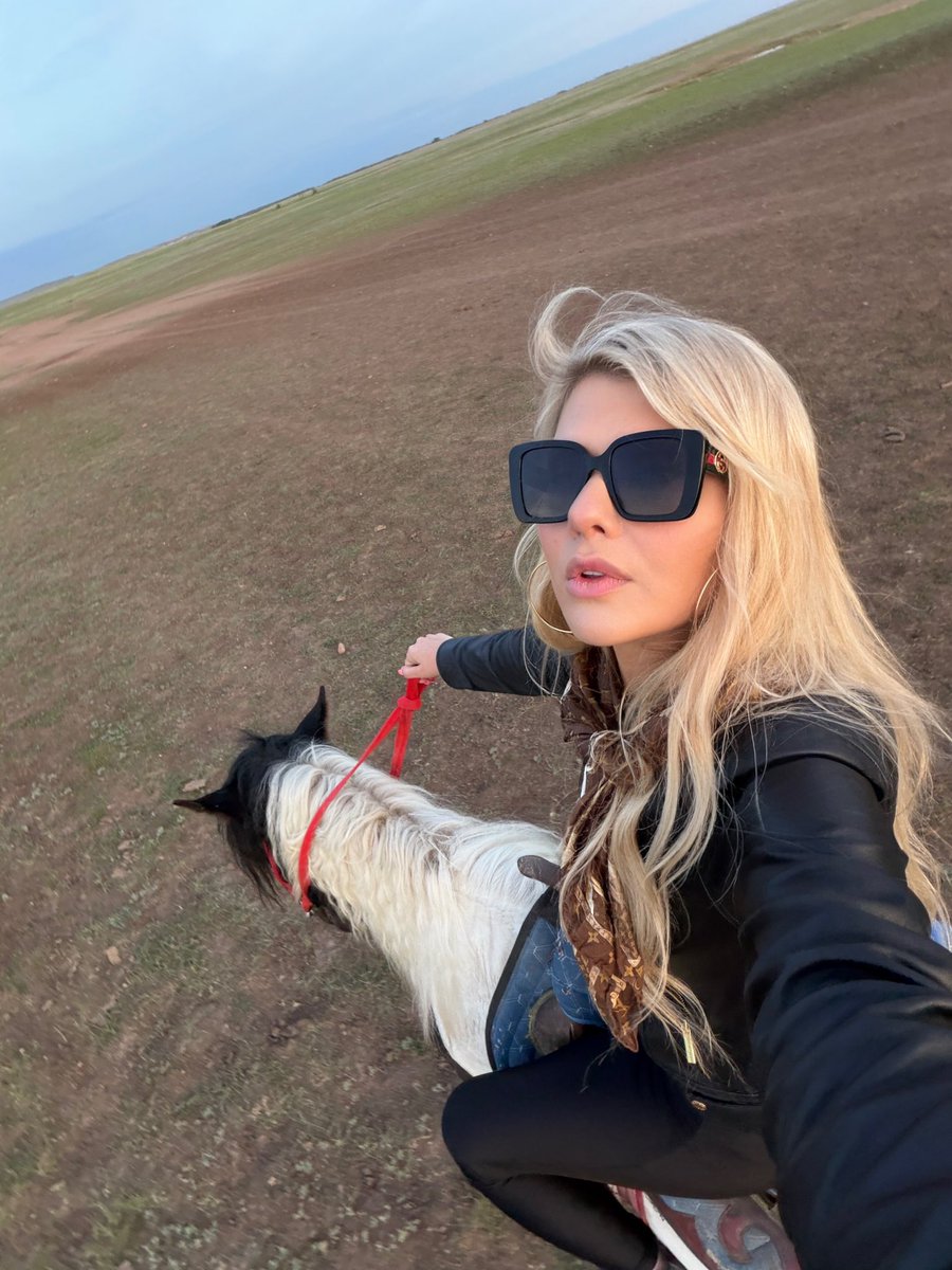Ksenia tweet media