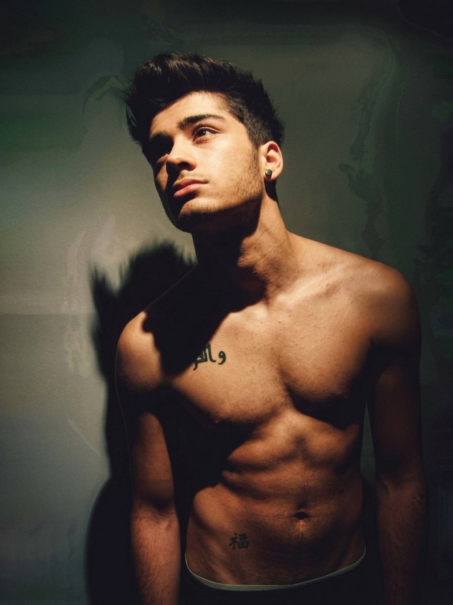 HS_Lohan's tweet photo. Fetus Zayn ✨️ https://t.co/7oAu1f22gx