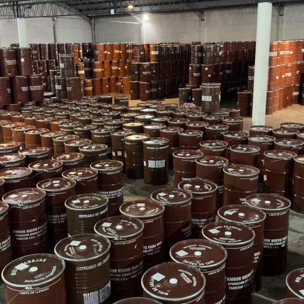UNA PYME ENTRERRIANA ES LA PRIMERA EN EXPORTAR A EUROPA SIN ARANCEL

Una empresa familiar de Concordia, Apícola Danangie, envió 22 toneladas de miel a Alemania con un arancel del 0%. Ese mismo producto tributaba un 17,3% antes de la puesta en marcha del acuerdo Mercosur-UE.

La