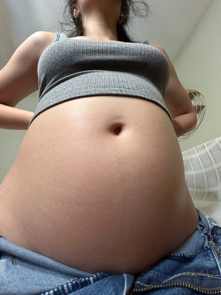 Lily • Belly Stuffing 🤰🏻 tweet media
