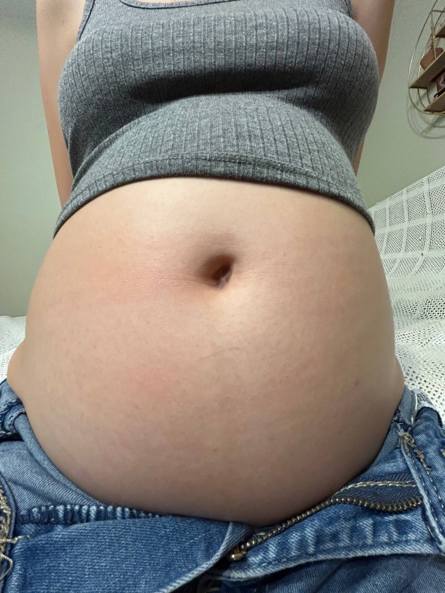 Lily • Belly Stuffing 🤰🏻 tweet media