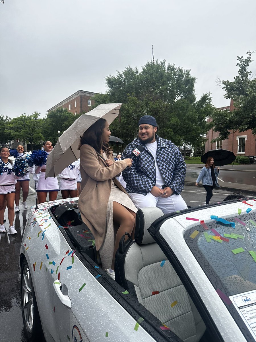 WHAT A CROWD! 😯😅: American Idol Top 3 Finalist Jordan McCullough is back  home in Murfreesboro for his hometown parade and the community came out BIG  to celebrate him. Good luck Jordan! @WKRN
