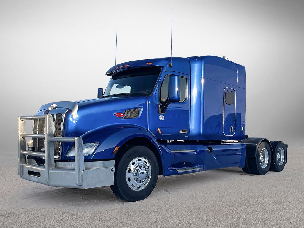BrandtPeterbilt's tweet photo. Built for the long haul, this 2019 Peterbilt 579 is powered by a 510HP PACCAR engine paired with an RTLO18918B transmission. Featuring 80" High Roof Platinum sleeper, 240" wheelbase, efficient 3.91 ratio, with 40,000 lb rears and over 1,011,825 km. https://t.co/qSndUULxr0 https://t.co/wt4QDpa14U