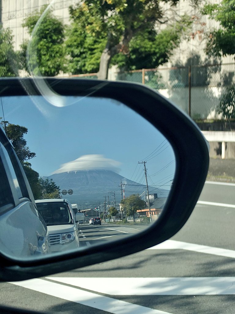 富士山 <／^o^＼>ﾌｯｼﾞｯｻｱｱｱﾝ! どうぞ